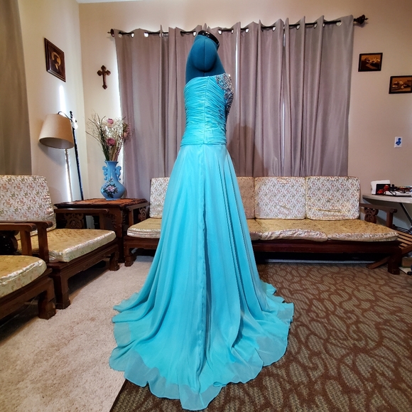 NWT Fabuluxe Couture Blue Evening Gown - Picture 9 of 11